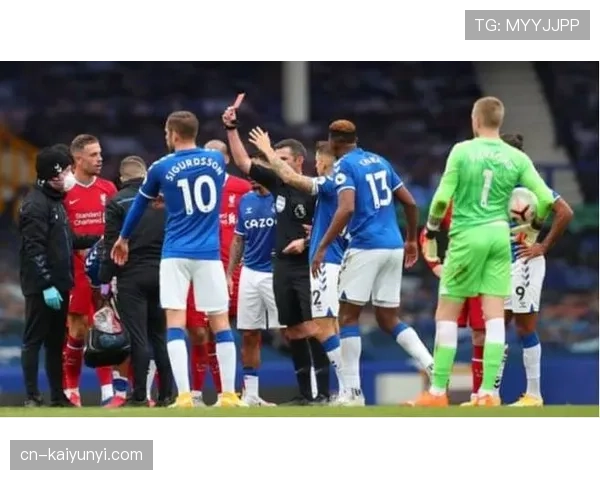 伤停补时判定规则：裁判何时加时与常见误区