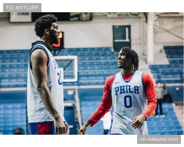 乔尔·恩比德家里的健身房感觉比我整个小区还奢侈？开什么玩笑啊！