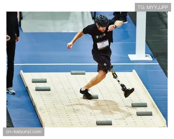 奥斯卡·皮斯托瑞斯家里装了三套假肢，一套跑步、一套洗澡、一套约会